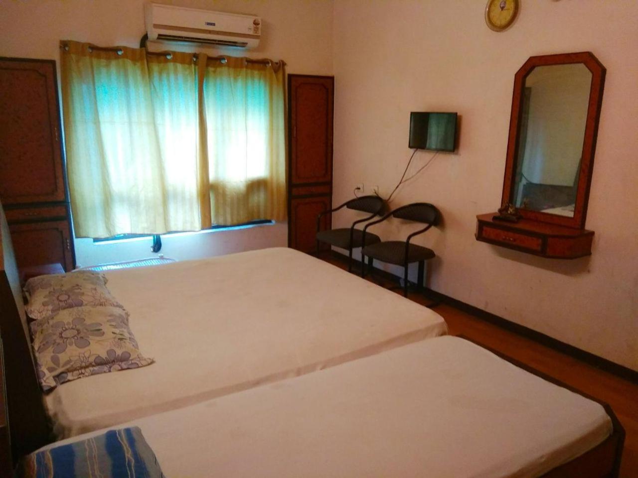Oyo Flagship 40509 Hotel Mps Residential Tower Tiruppur Exterior foto